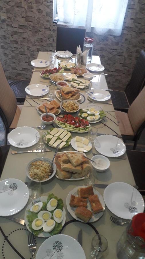 Old Tower Guesthouse - Kafe אושגולי מראה חיצוני תמונה